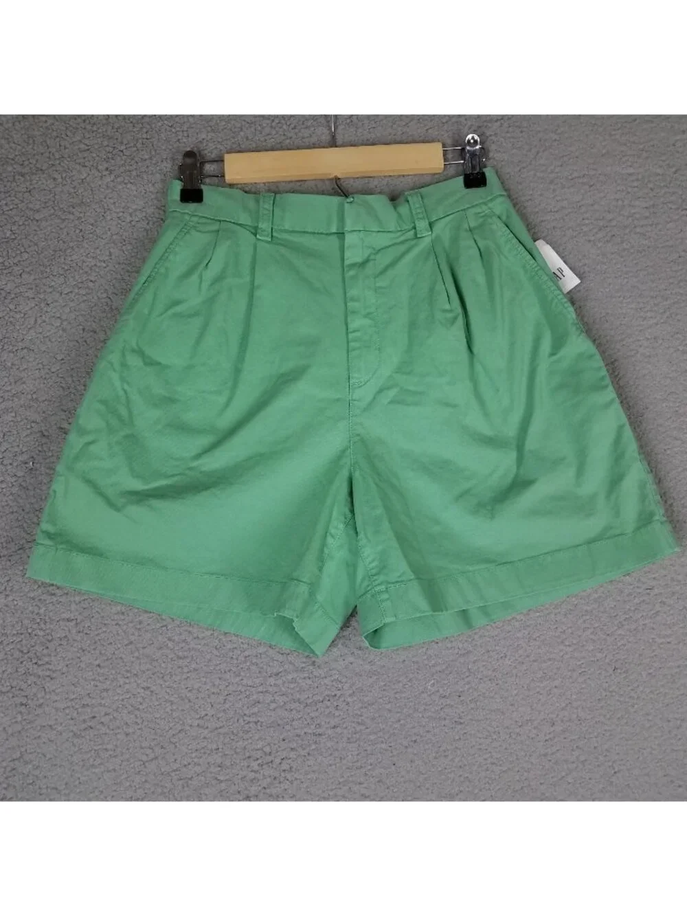NEW GAP Chino Shorts Women's 4 Khaki Green Pleated Elastic Waist Casual Comfort